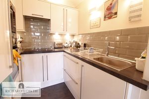 Kitchen- click for photo gallery